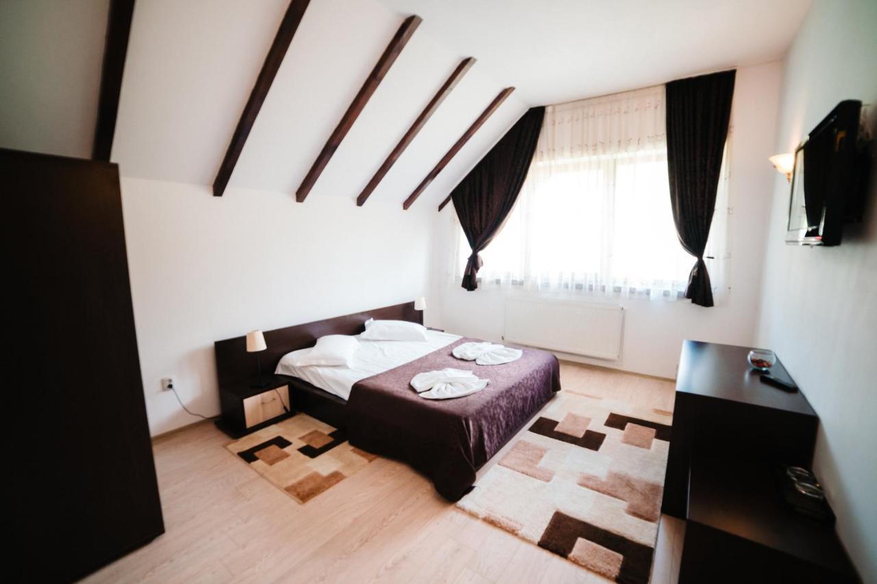 Hotel Boutique Garden Resort By Brancoveanu โมเอเชอ เด จอส ภายนอก รูปภาพ