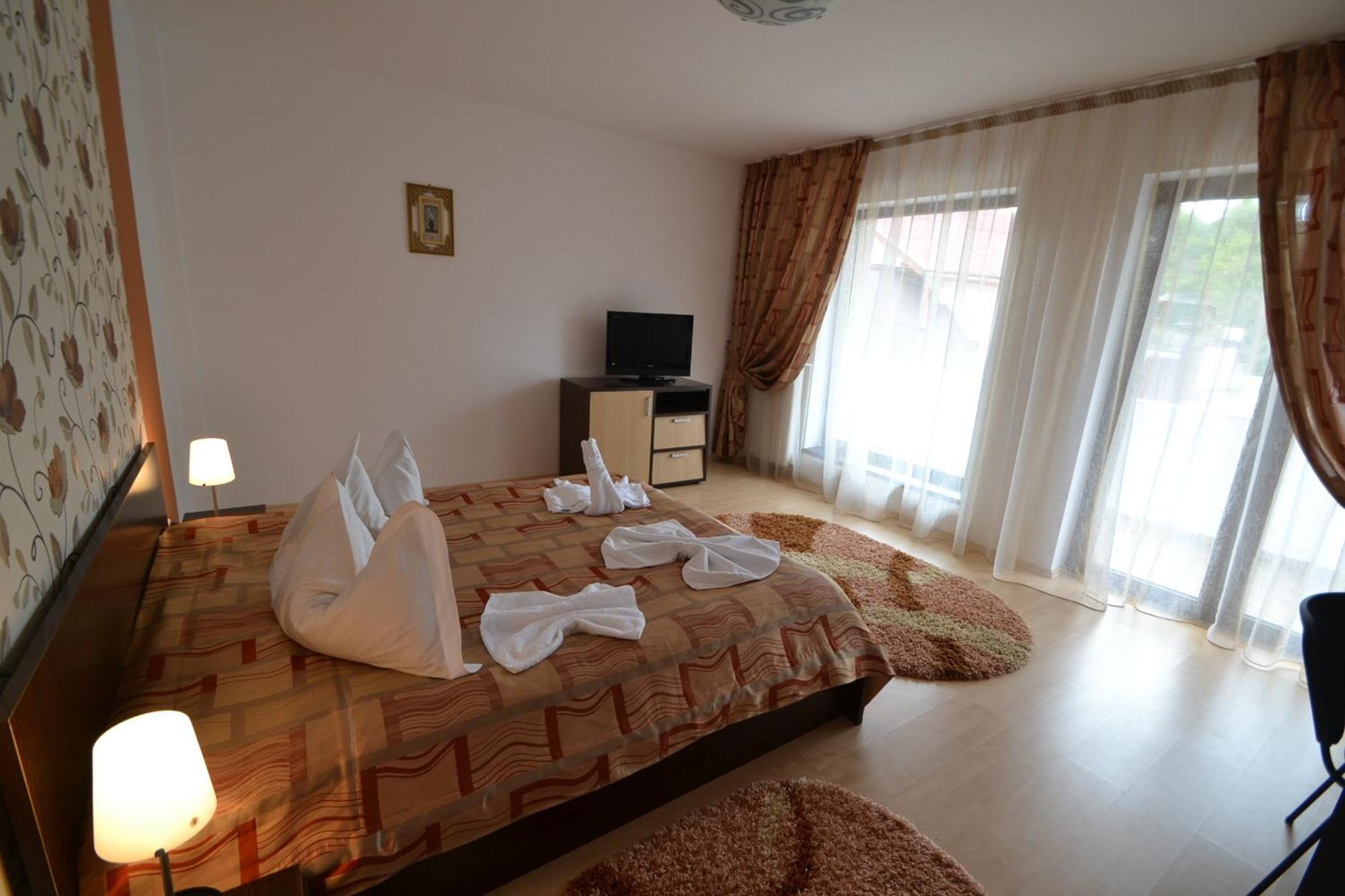 Hotel Boutique Garden Resort By Brancoveanu โมเอเชอ เด จอส ภายนอก รูปภาพ