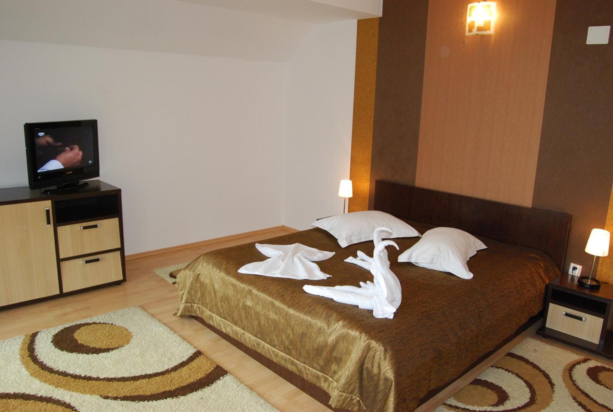 Hotel Boutique Garden Resort By Brancoveanu โมเอเชอ เด จอส ภายนอก รูปภาพ