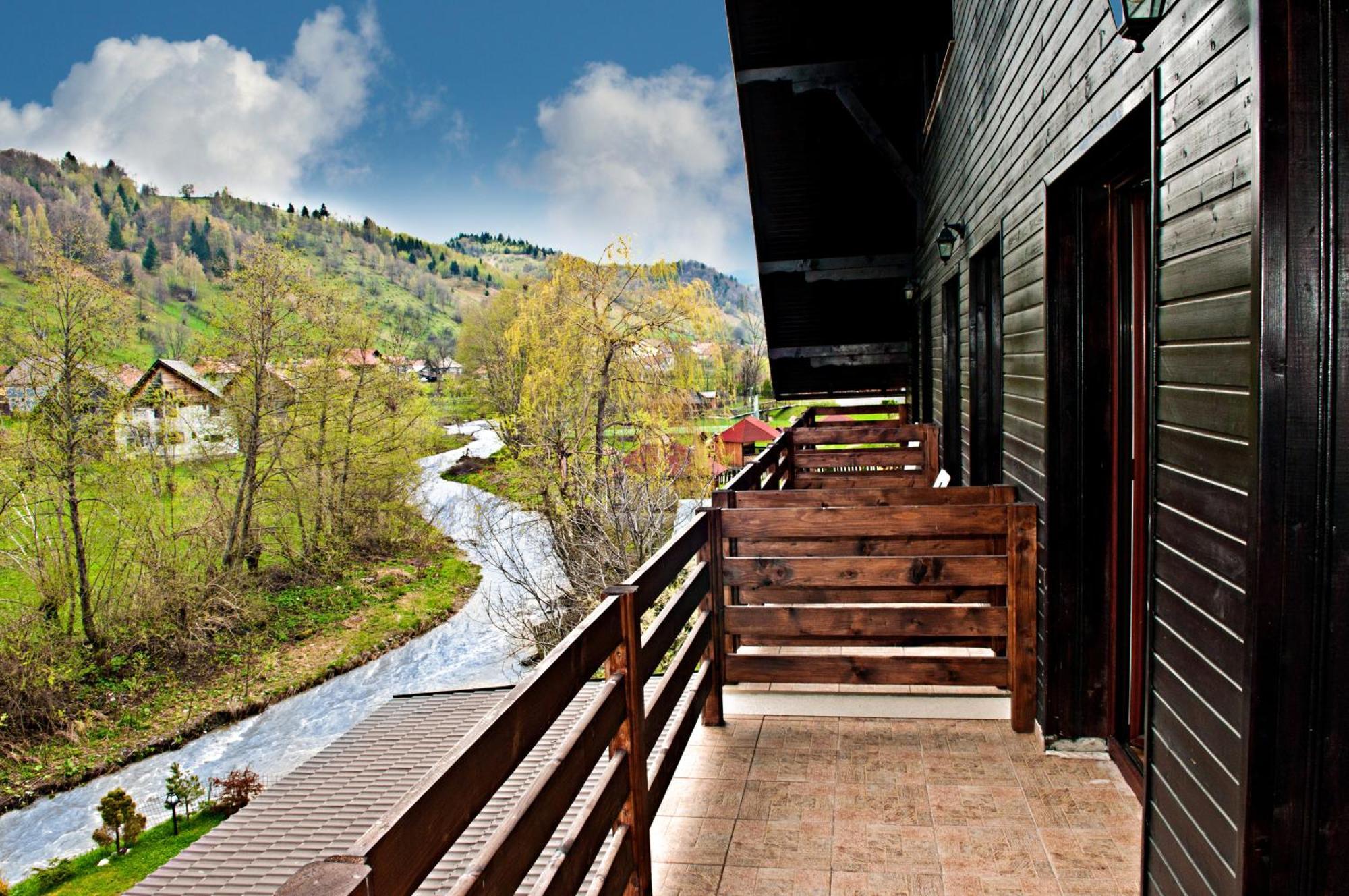 Hotel Boutique Garden Resort By Brancoveanu โมเอเชอ เด จอส ภายนอก รูปภาพ